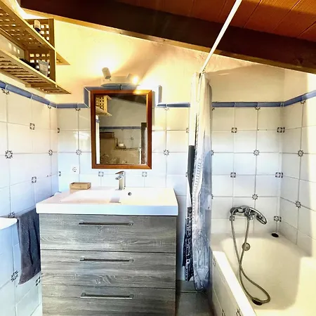 Sunny With Sea View, Lots Of Land, Very Quiet Апартаменти