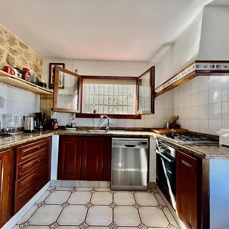 Sunny With Sea View, Lots Of Land, Very Quiet Кальпе