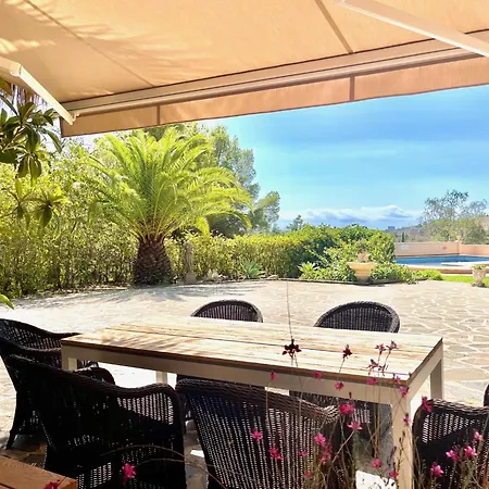 Sunny With Sea View, Lots Of Land, Very Quiet Кальпе