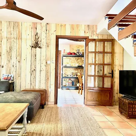 Apartmán Sunny With Sea View, Lots Of Land, Very Quiet *